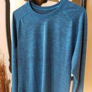Mens M Lulu lemon workout shirt